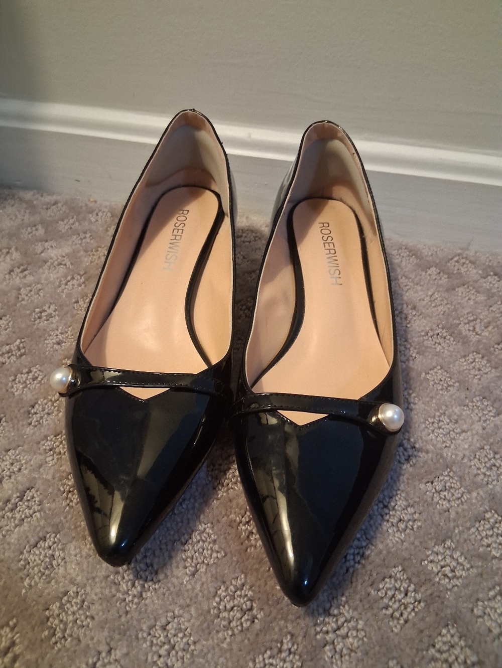 Roserwish Women's Pointed-toe Fashion Heels